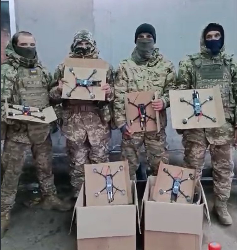 18/11/2025 ще пара пташок поіхала до наших захисників